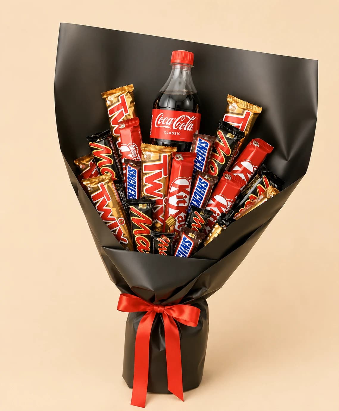 Букет из Snickers, Twix и Coca-Cola